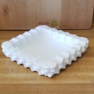 💖💖 Fenton Milk Glass Ashtray